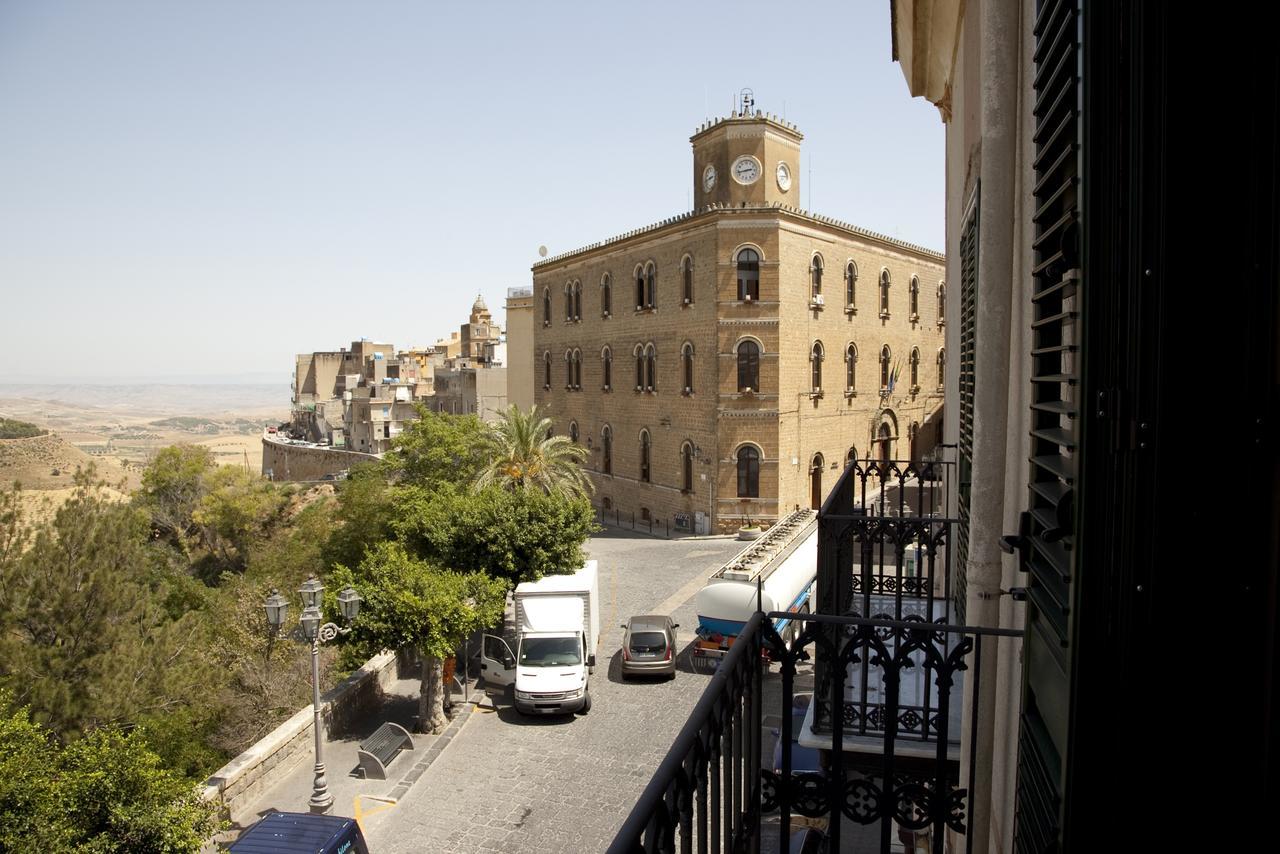 布泰拉Il Portico Dei Normanni住宿加早餐旅馆 外观 照片